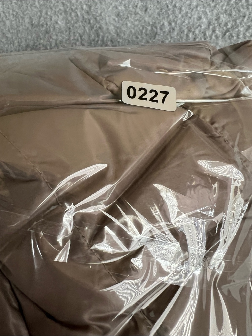 Calvin Klein Packable Premium Down Puffer Coat Taupe Gray Womens M - Picture 13 of 13